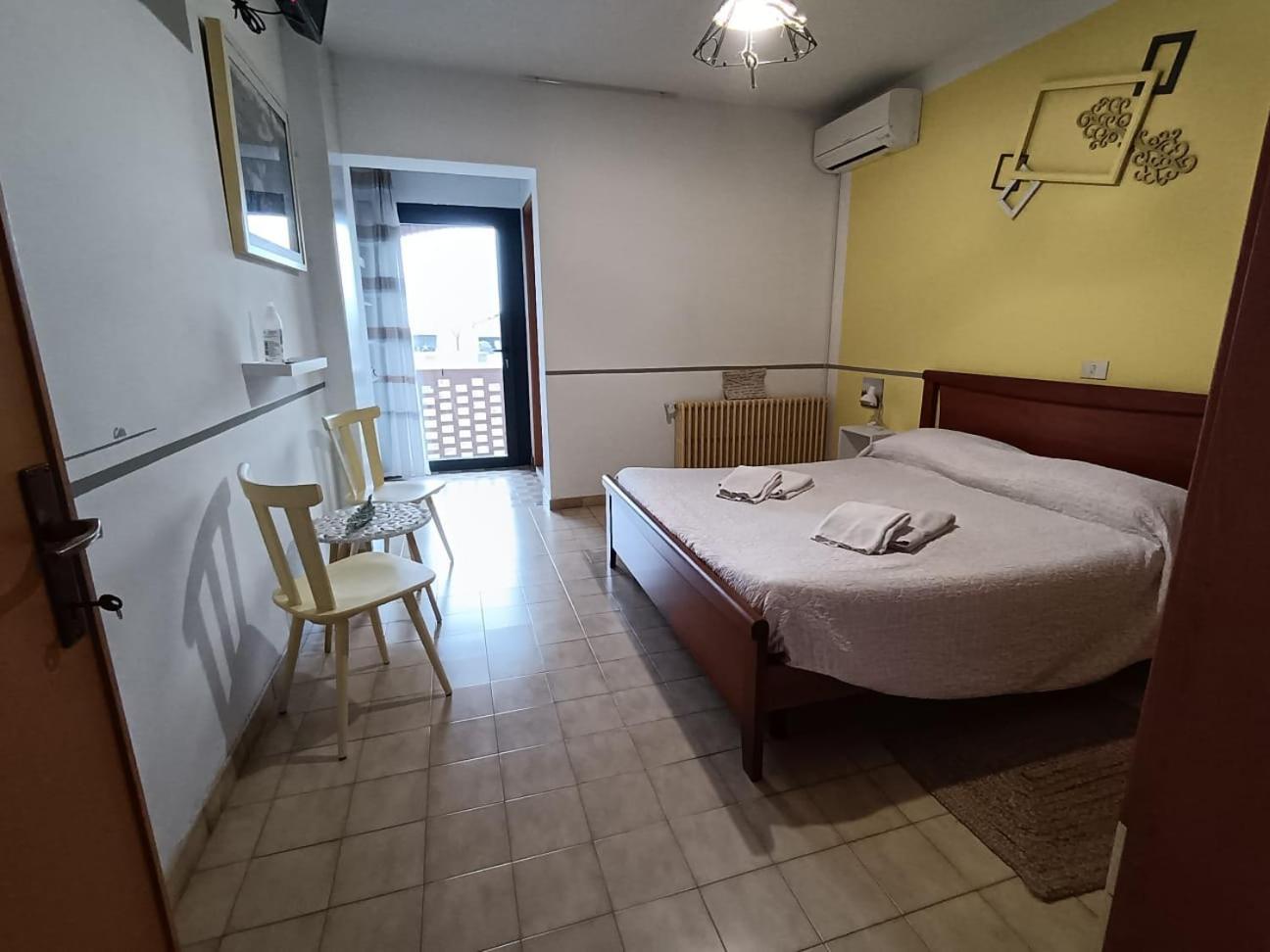 Brussa 340 Hotel Ngoại thất bức ảnh